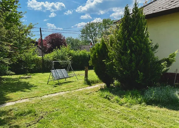 別荘 Csodakertes Kishaz Balatonfuzfon