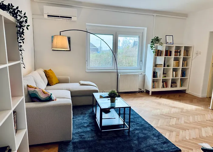 Csodakertes Kishaz Balatonfuzfon 別荘